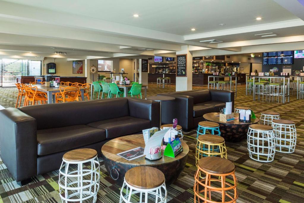 Nightcap at Edge Hill Tavern - Resim 34