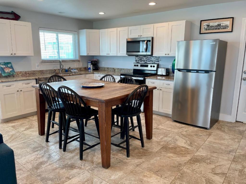 Η κουζίνα ή μικρή κουζίνα στο Beachgate Condo Suites and Hotel 237 condo