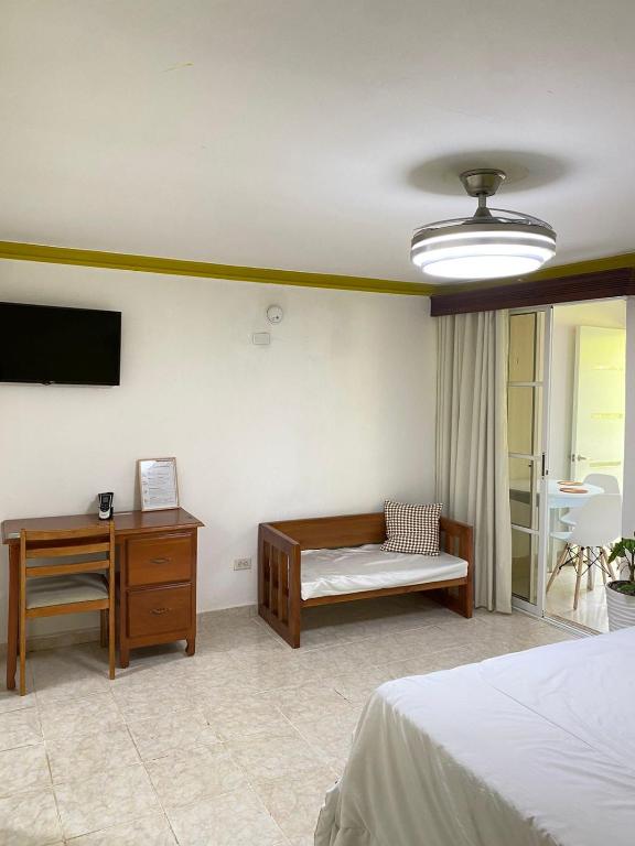 Letto o letti in una camera di LUTIX HOTELS