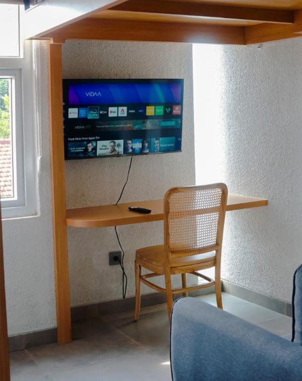 TV a/nebo společenská místnost v ubytování Casa de Java Cirebon
