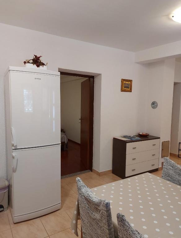 Kuchnia lub aneks kuchenny w obiekcie Apartments Jeličić