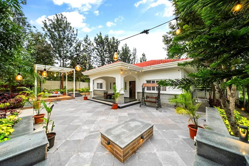 Κήπος έξω από το Rhythm 2BHK Jacuzzi Private Villa Bangalore