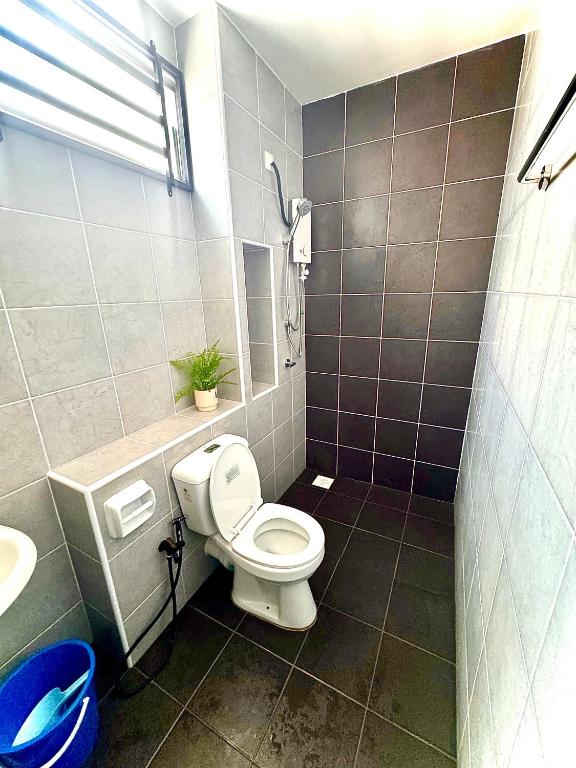 Koupelna v ubytování Lapang Tuju Private Pool Homestay