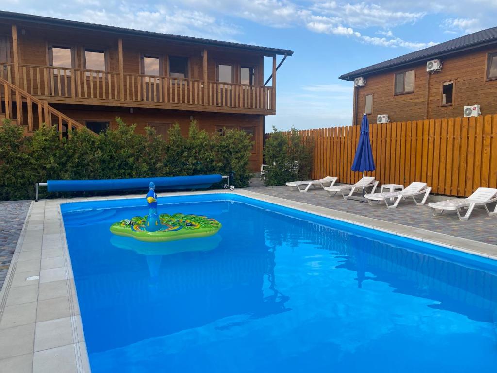 Bazén v ubytování Lazur Hills nebo v jeho okolí