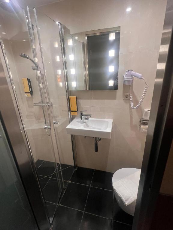 OZO Hotels Cordial Amsterdam - Resim 29