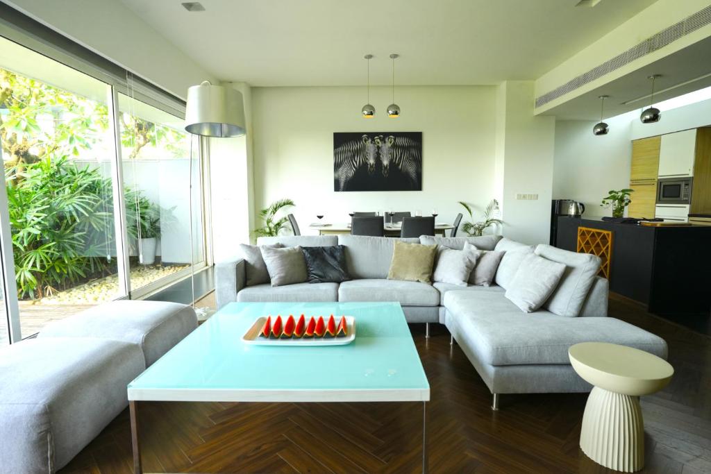 Posezení v ubytování GOA BLUE SEA 3Bhk Villa with 2 Pvt Pools