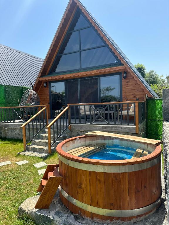 Fotografie z fotogalerie ubytování Peleri Suit Bungalow v destinaci Pazar