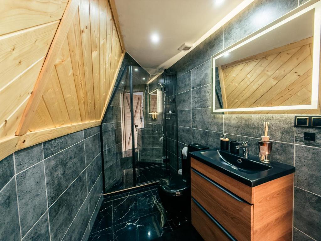 Góralski Harem Osada Glamp & Glass z Jacuzzi i Balią - 11