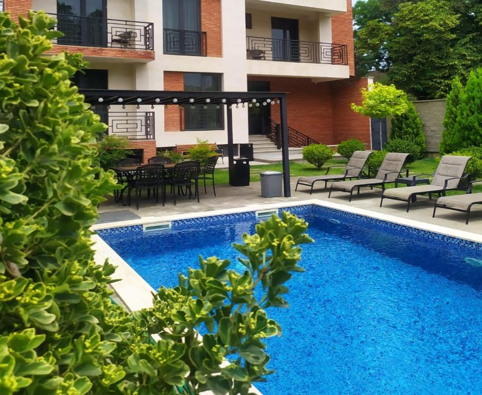 Bazén v ubytování Vinum Hotel nebo v jeho okolí