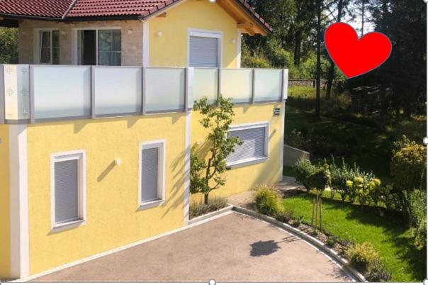 Budova, v ktorej sa dovolenkový dom nachádza