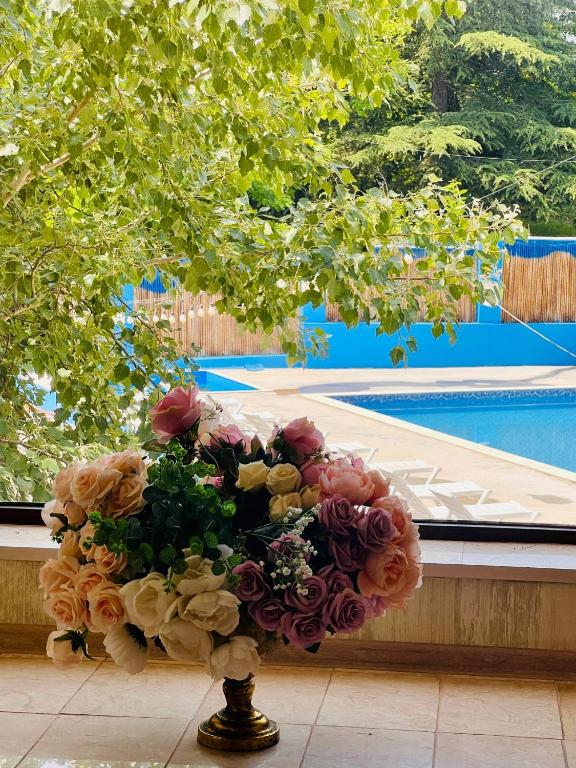 Bazén v ubytování Kisi Garden Hotel nebo v jeho okolí
