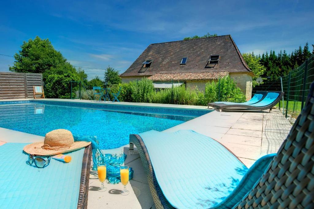 Photo de la galerie de l'établissement Maison périgourdine avec piscine & charme ancien, à Castillonnès