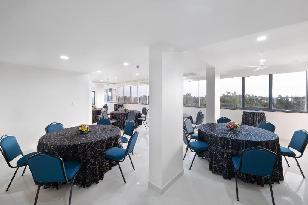 Posezení v ubytování BSG Porvorim Regency Hotel Goa