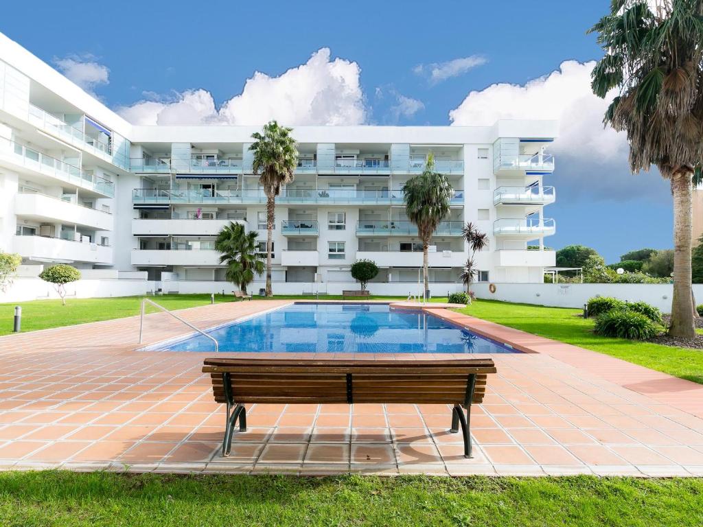 Bel appart. familial à Roses: 1,2 km plage, piscine, parking, proche commerces & supermarchés