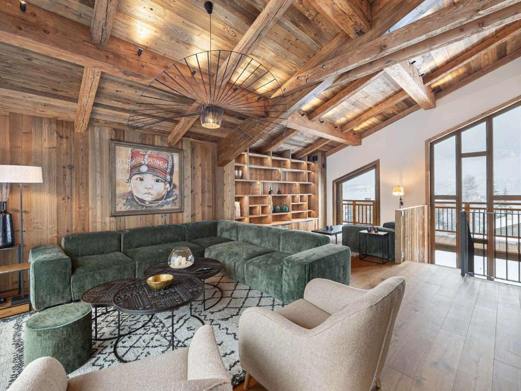 Posedenie v ubytovaní Chalet luxe avec piscine, sauna, et accès facile pistes Courchevel - FR-1-568-27