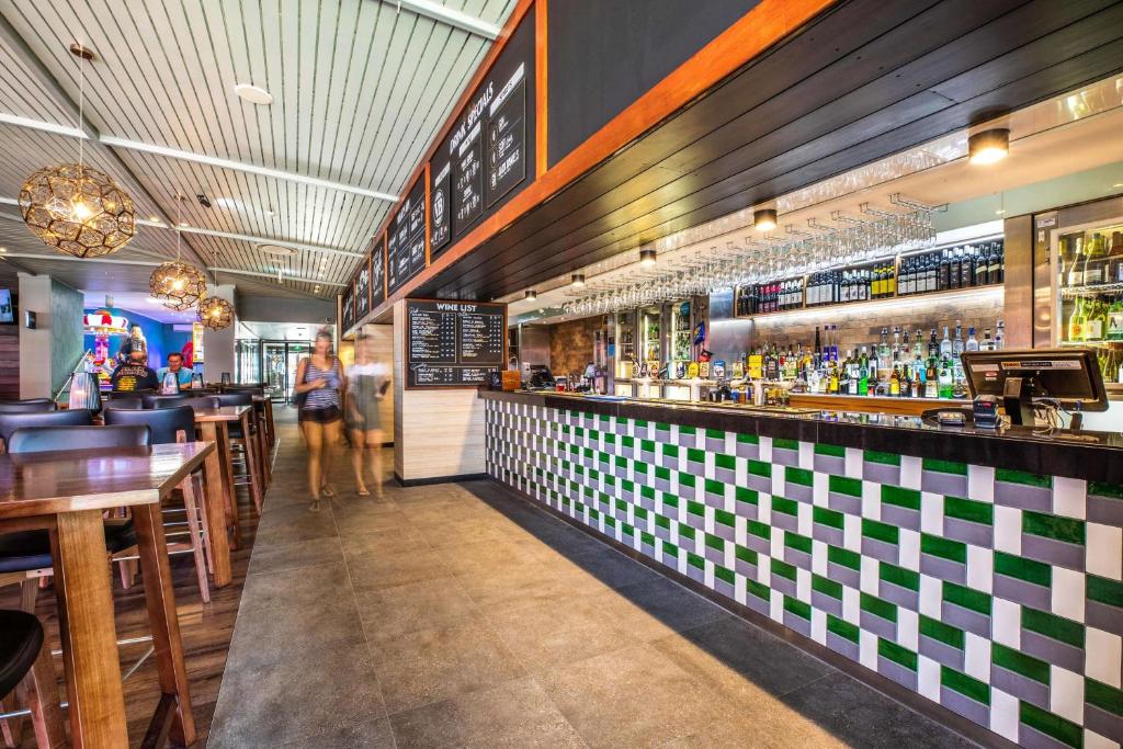 Nightcap at the Ranch Hotel - Resim 32