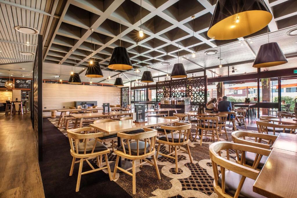 Nightcap at the Ranch Hotel - Resim 33