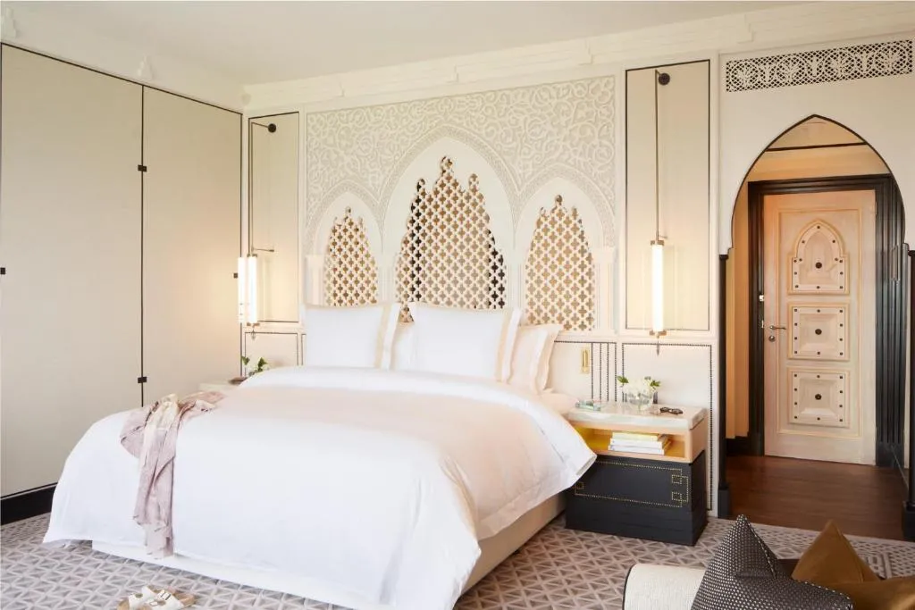 Deluxe Arabian Room