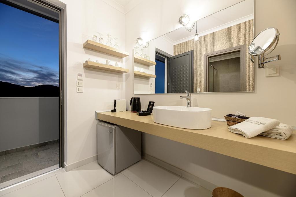 White Canvas Boutique Studios - 14