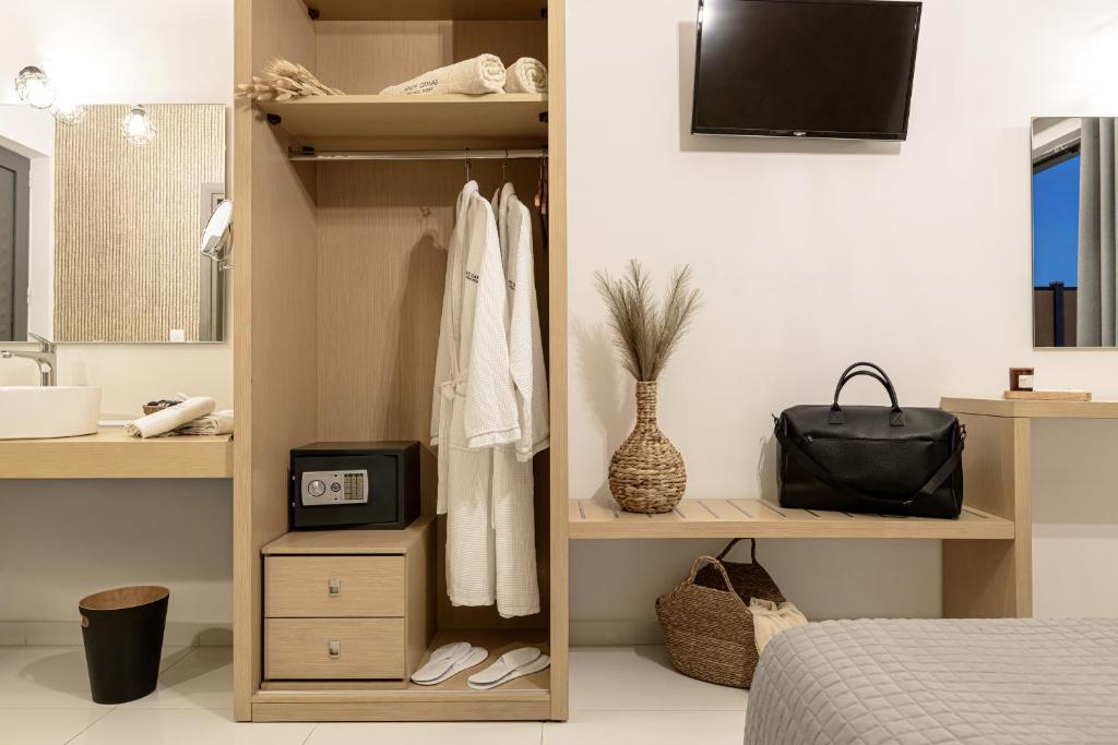 White Canvas Boutique Studios - 12