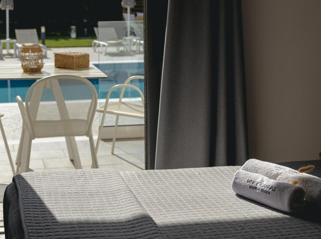 White Canvas Boutique Studios - 18