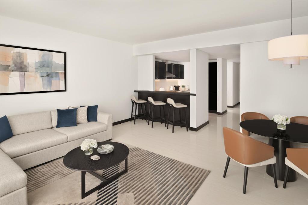Posezení v ubytování Sheraton Grand Hotel, Dubai