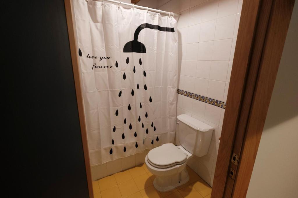 Koupelna v ubytování Hosteria de Zubiri