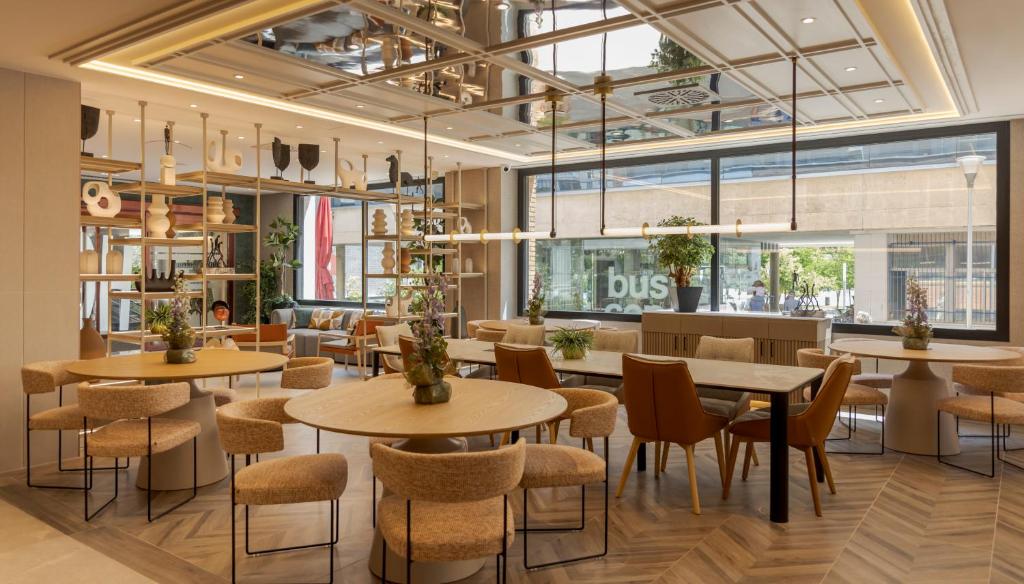 Restaurace v ubytování Ilunion Romareda