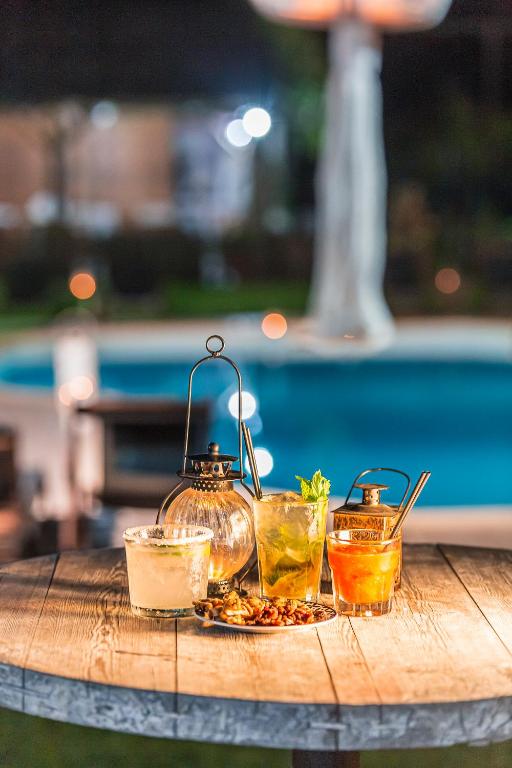 Nápoje v ubytování Vamvini Hotel