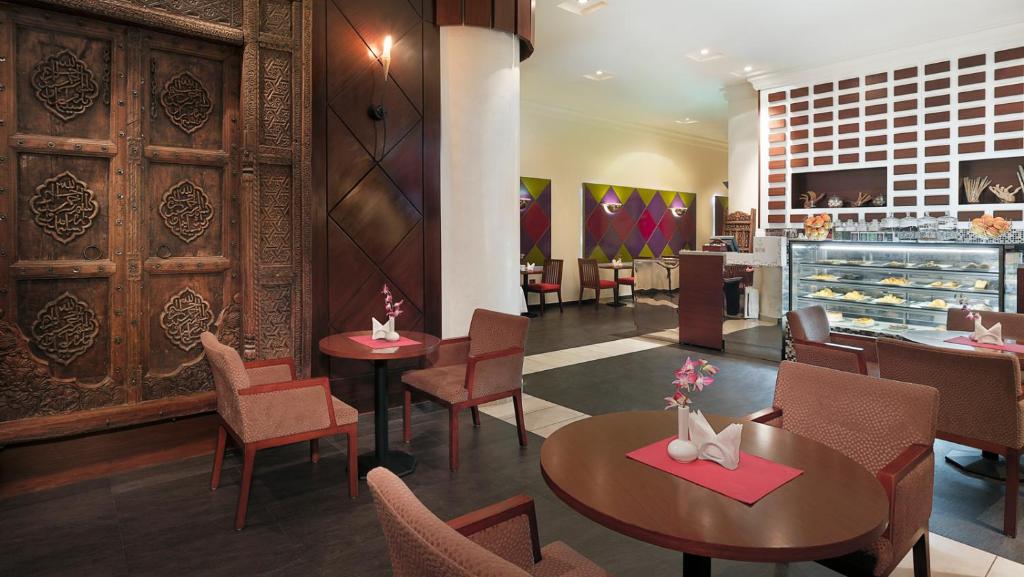 City Seasons Al Hamra Hotel - Resim 29