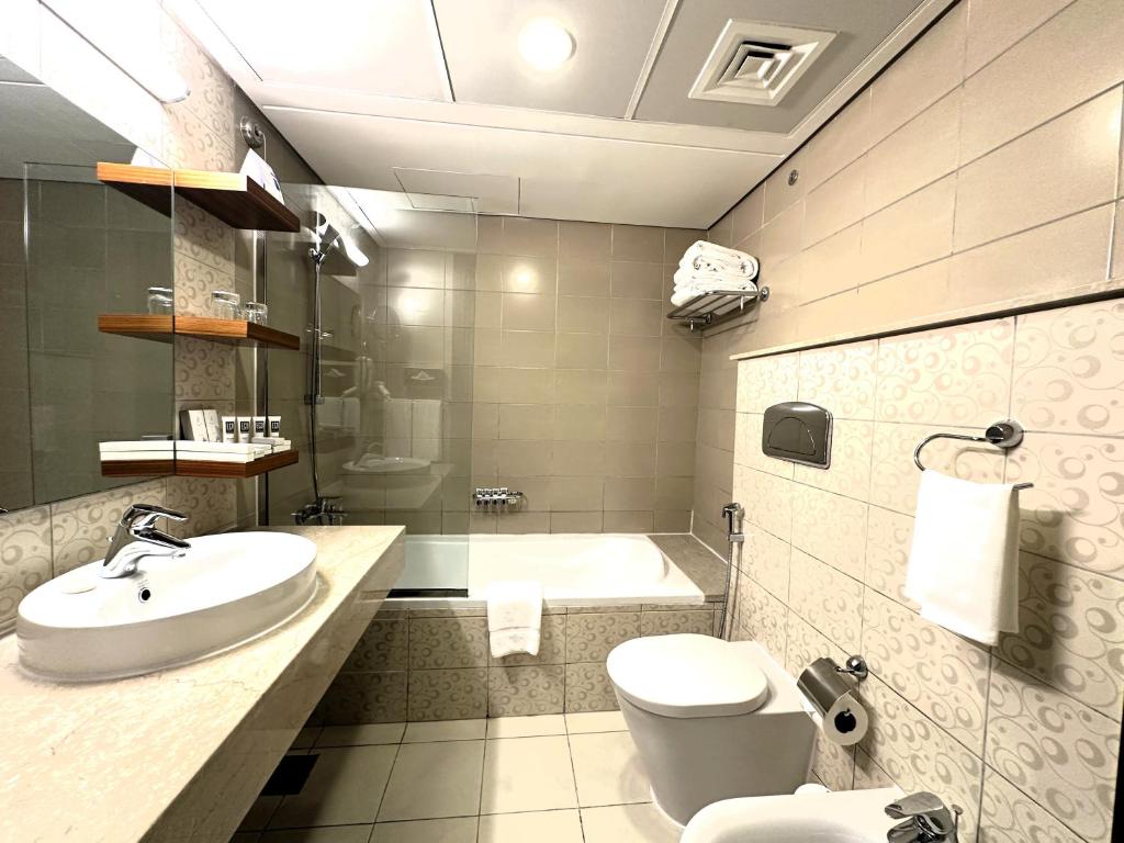 City Seasons Al Hamra Hotel - Resim 30