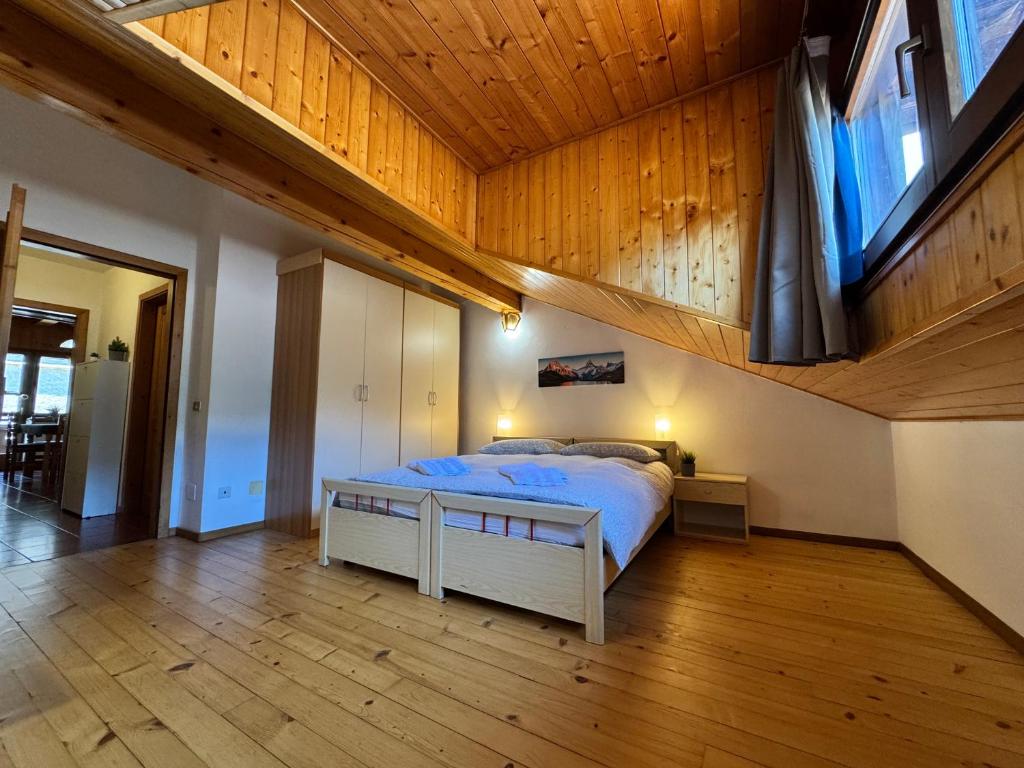 Φωτογραφία από το άλμπουμ του Charm & Relax - Accogliente Mansarda Alpina σε Terzolas