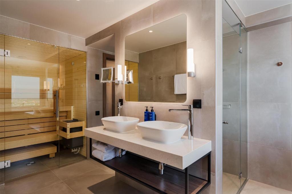 Radisson Blu Latvija Conference & Spa Hotel, Riga, Rīga (updated prices ...