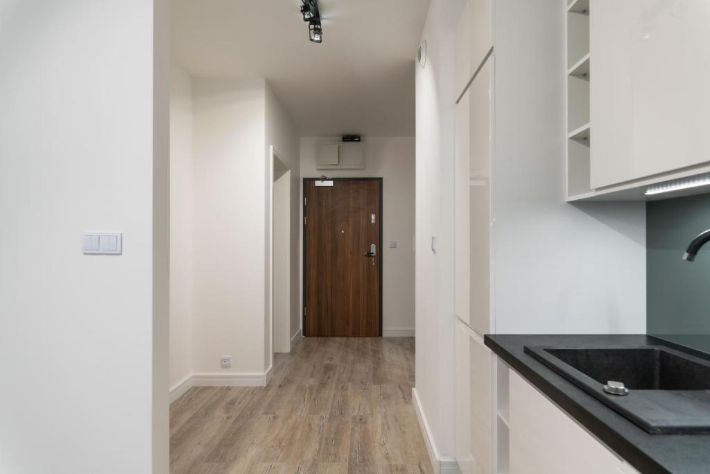 Pure Home Premium Apartments - Free Parking & AC - 8