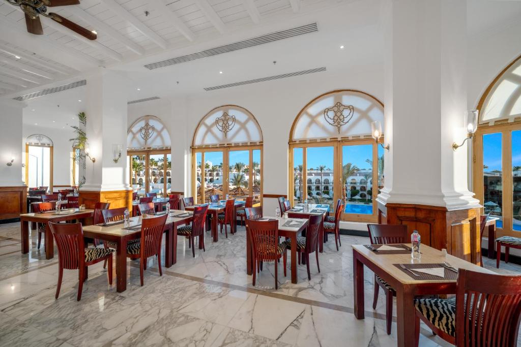 Restaurace v ubytování Royal Savoy Sharm El Sheikh