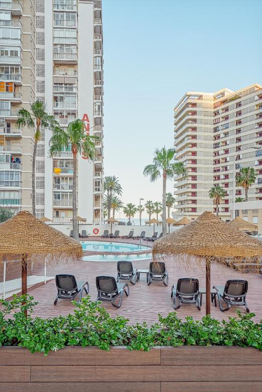 Bazén v ubytování Hotel Santamarta nebo v jeho okolí