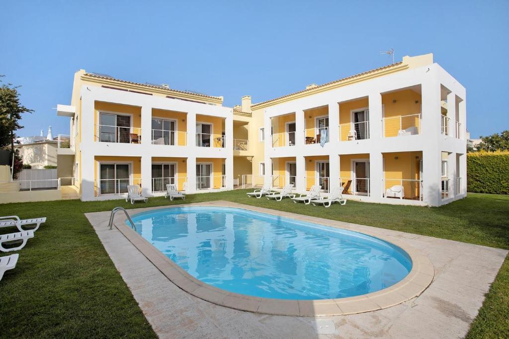 Πισίνα στο ή κοντά στο SunHome - Casas de férias em Portimao