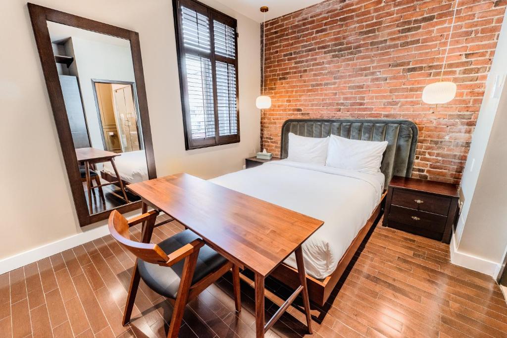 Self Check-In Boutique Hotel - Quartier latin - Room 202 - Resim 2