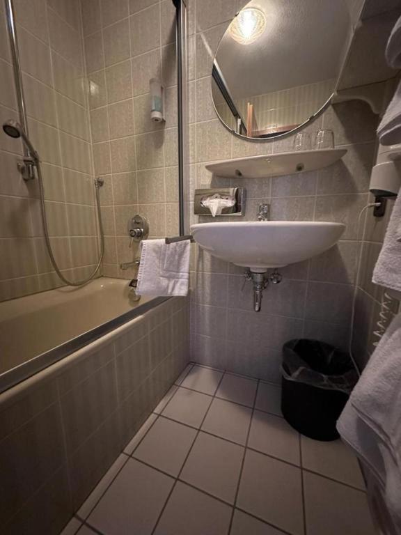 Hotel Waldblick BSR Garten mit Pavillons im Schwarzwald, ideal für Paare, Familien, Hunde - Üç Kişilik Oda - Balkonlu