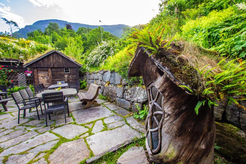 Nespecifikovaný výhled na hory nebo výhled na hory při pohledu z hostelu