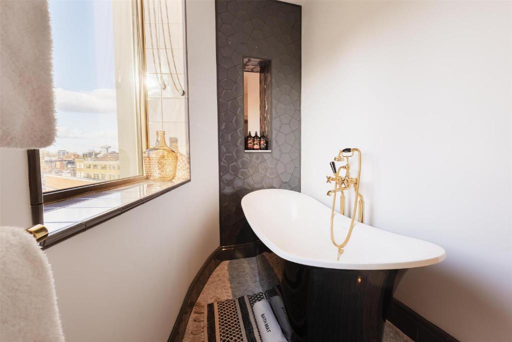 Hart Shoreditch Hotel London, Curio Collection by Hilton - Resim 29