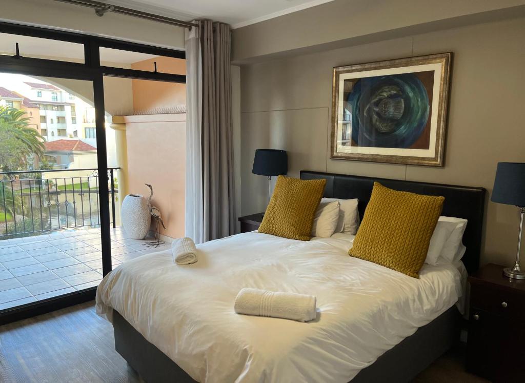 Modern Canal View 2 Bed 2 Bath, Cape Town (updated prices 2025)