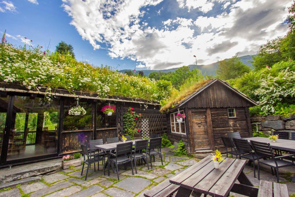 Nespecifikovaný výhled na hory nebo výhled na hory při pohledu z hostelu