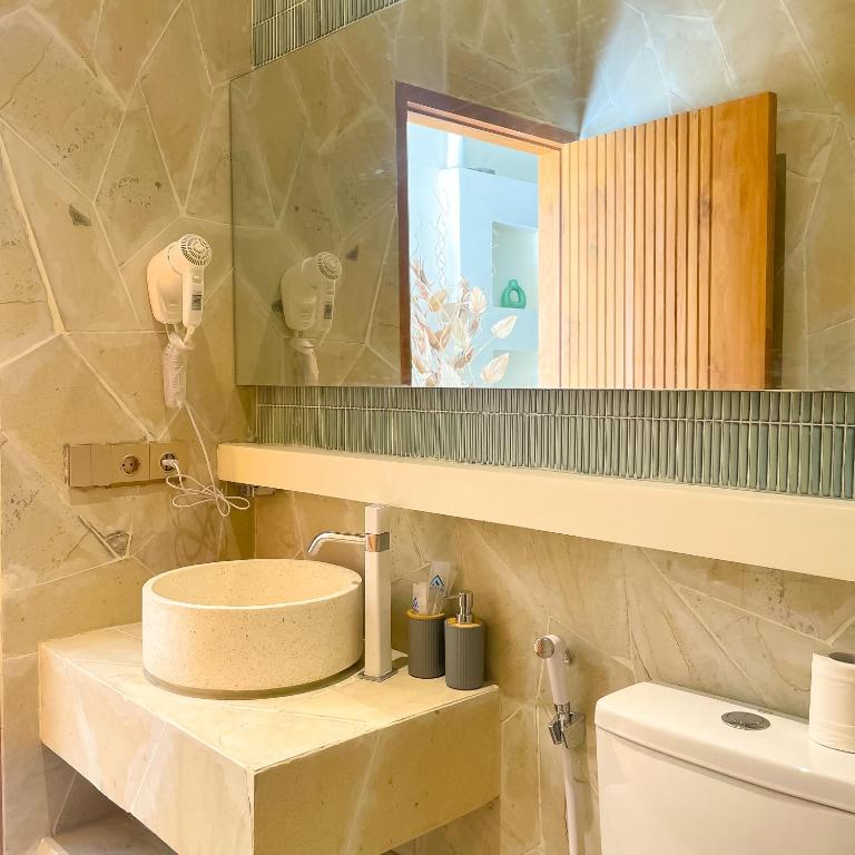 Koupelna v ubytování Honeymoon private pool villa - bohemian vibes