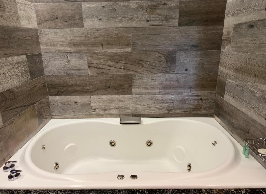 Koupelna v ubytování Neper Hotel