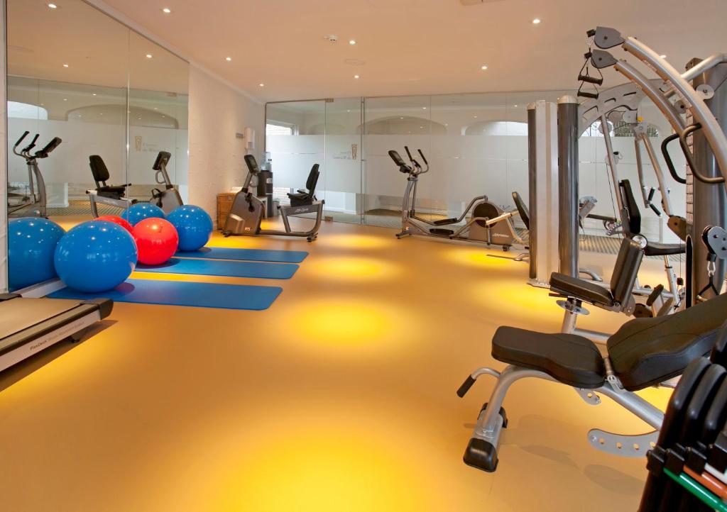 Fitness centrum a/nebo fitness zařízení v ubytování Fletcher Parkhotel De Wiemsel