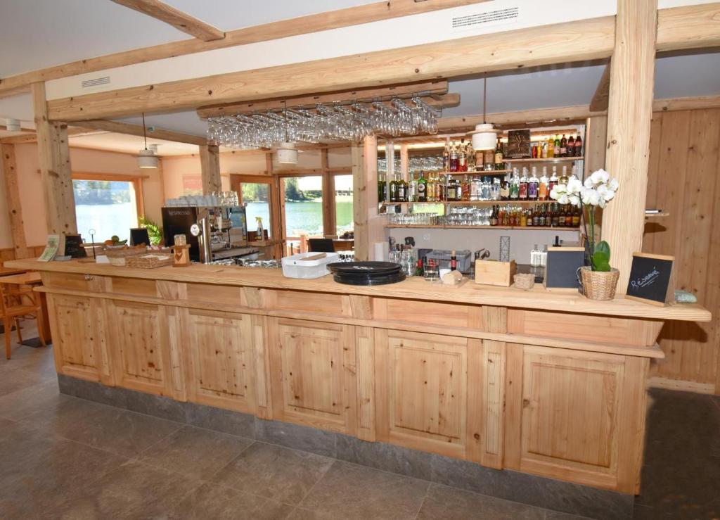 Lounge nebo bar v ubytování Le Cabanon