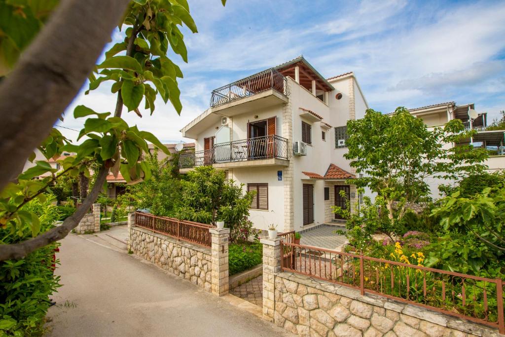 Budova, v ktorej sa apartmán nachádza