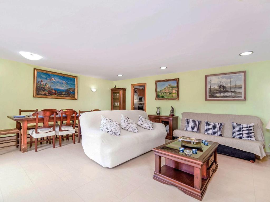 Posteľ alebo postele v izbe v ubytovaní Holiday Home Cala Llorell-1 by Interhome