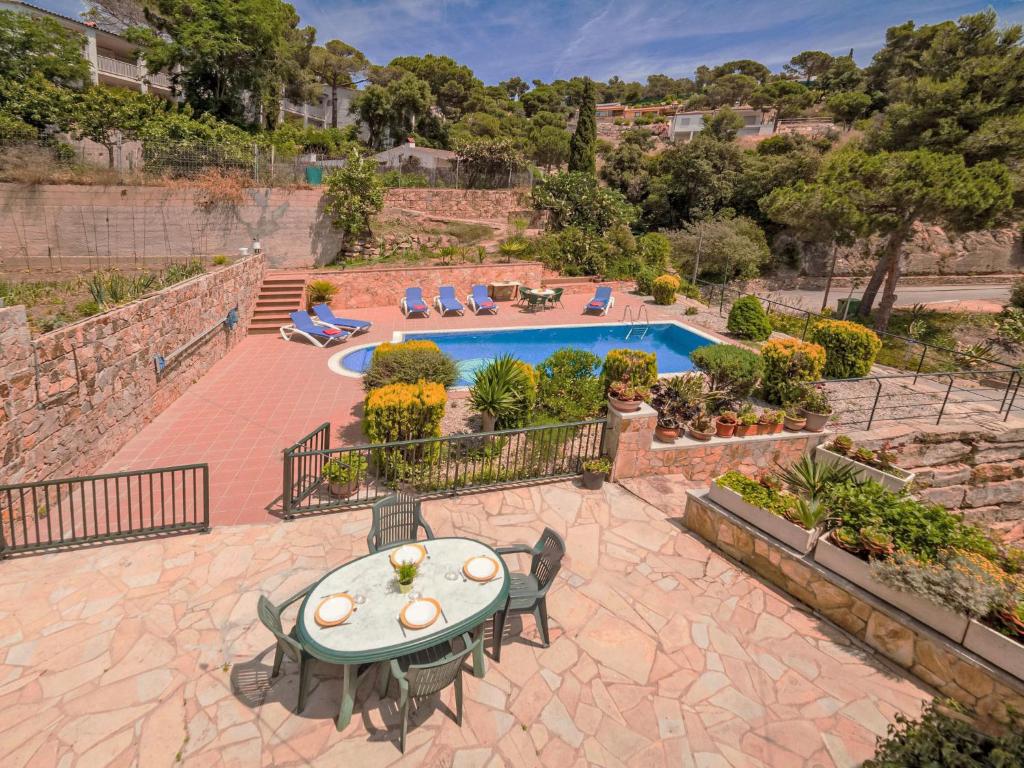 Bazén v ubytovaní Holiday Home Cala Llorell-1 by Interhome alebo v jeho blízkosti
